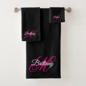 Zwart wit en warm roze Fancy Script-monogram Bad Handdoek (Insitu)