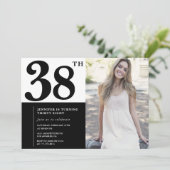 Zwart Wit Foto 38ste Verjaardag Uitnodigingen (Staand voorkant)
