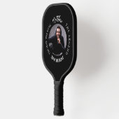 Zwart wit foto man myth legende pickleball paddle (Links)