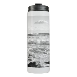 Zwart-wit foto van Atlantische oceaan golven Thermosbeker