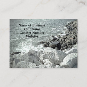 Zwart-wit Foto van een Rocky Ocean Shore Grey Visitekaartje