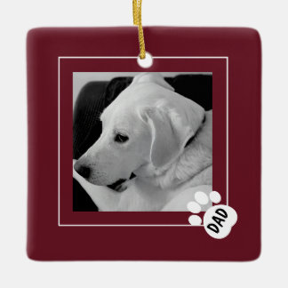 Zwart-wit foto van knuffel hond vader poot bordeau keramisch ornament