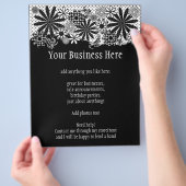 Zwart-wit gestippelde bloemen heldere flyer (Hand)
