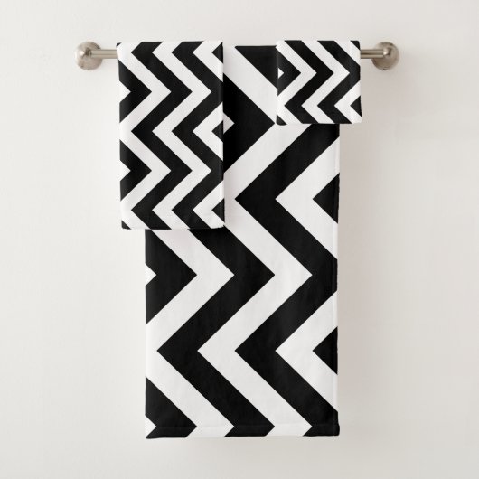 Zwart-wit Grote Verticale Chevron Stripes Bad Handdoek (Insitu)