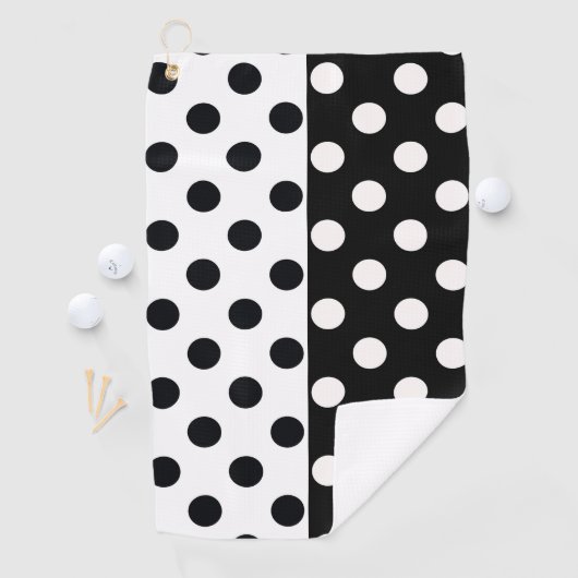Zwart Wit Halve Kleur Split Inverse Polka Dots Golfhanddoek (Insitu)