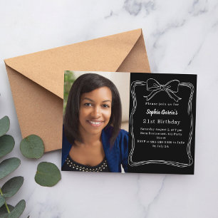 Zwart-wit handgetekende boog foto verjaardag uitnodiging briefkaart