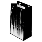 Zwart-wit hypnotische cirkelvormige lijn strepen k klein cadeauzakje (Achterkant Gekanteld)