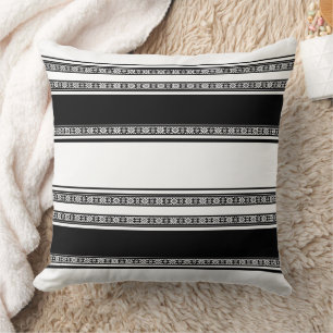 Zwart-wit kant vlecht en horizontale strepen kussen