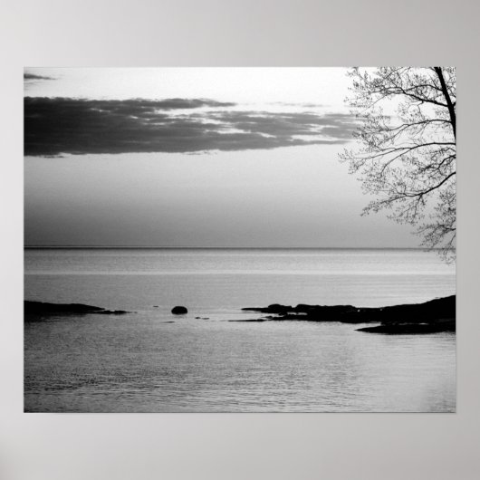 Zwart-wit meer horizon op dag 16x20 poster (Voorkant)