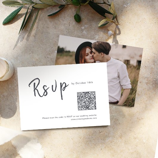 Zwart-wit minimalistisch script bruiloft QR-code RSVP Kaartje