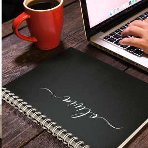 Zwart wit modern script meisjesmonogram naam notitieboek