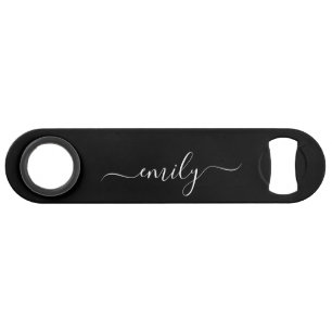 Zwart-wit Modern Script Monogram Naam Speed Flessenopener