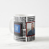 Zwart wit modern Stripe Patroonmonogram Koffiemok (Voorkant links)