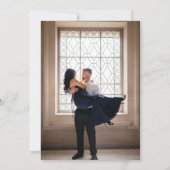 Zwart & Wit Monogram Foto Bruiloft Uitnodiging (Achterkant)