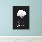 Zwart-wit mooi Roos close-up Canvas Afdruk (Insitu (Houten vloer))