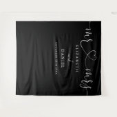 Zwart-wit Mr en Mrs Heart Script bruiloft Wandkleed (Voorkant (horizontaal))