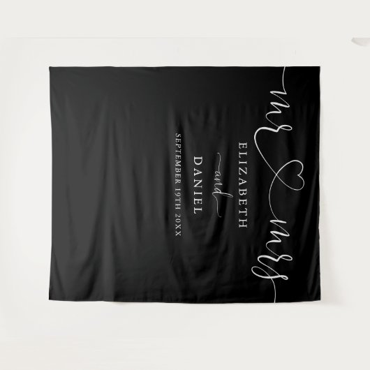 Zwart-wit Mr en Mrs Heart Script bruiloft Wandkleed (Voorkant (horizontaal))