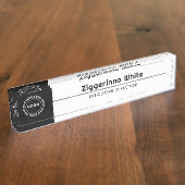 Zwart, wit naambordje (Zijkant)