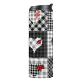 Zwart wit patchwork harten naadloos. thermosbeker (Gedraaid links)