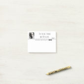 Zwart-wit portret pixel art post-it® notes (Op bureau)