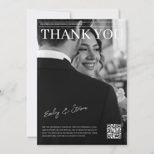 Zwart-wit QR code magazine cover bruiloft Bedankkaart (Voorkant)