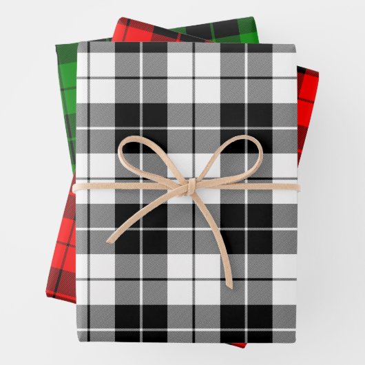 Zwart-wit, rood en groen geruite patroon inpakpapier vel (In situ)