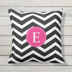 Zwart-wit roze Chevron Aangepast Buitenkussen