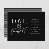 Zwart Wit Script Liefde Bruiloft Datum Wijzigen Aankondiging (Voorkant / Achterkant)