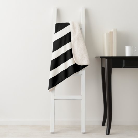 Zwart-wit Strepen Roze Monogram Sherpa Deken (In situ)