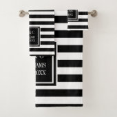 Zwart wit Stripe gepersonaliseerd monogram Bad Handdoek (Insitu)
