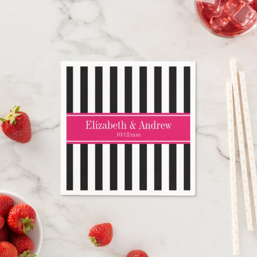 Zwart wit Stripe Raspberry Ribbon Naam Monogram Servet (Insitu)