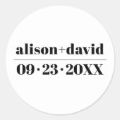 Zwart wit typografie minimalistische bruiloft ronde sticker (Voorkant)