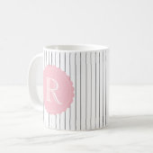 Zwart-wit Verticale Strepen Blush Monogram Koffiemok (Voorkant links)
