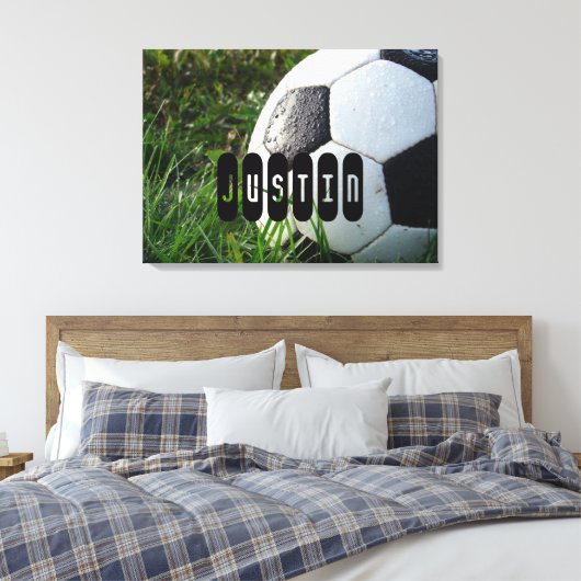 Zwart-wit Voetbal in groene gras Canvas Afdruk (Insitu (Slaapkamer))