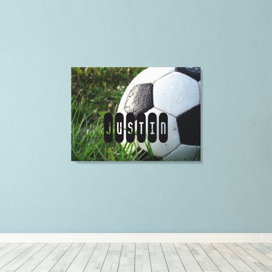 Zwart-wit Voetbal in groene gras Canvas Afdruk (Insitu (Houten vloer))