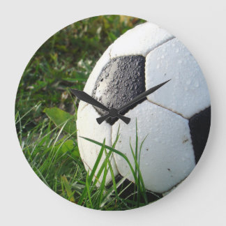 Zwart-wit Voetbal in groene gras Grote Klok
