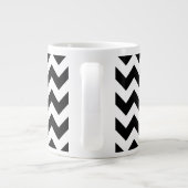 Zwart-wit zigzag patroon, Chevron Pattern Extra Grote Beker (Achterkant)