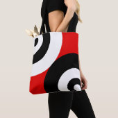 Zwart-witte Abstracte cirkels op rood Draagtas (Dichtbij)