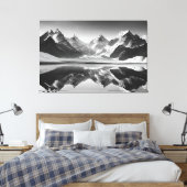 Zwart-witte bergketen reflectie canvas afdruk (Insitu (Slaapkamer))
