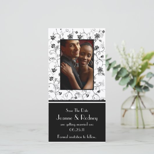 Zwart-witte bloemen Foto opslaan Datum Save The Date (Staand voorkant)