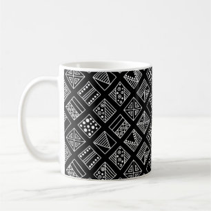 Zwart-witte geometrische achtergrond met hand d koffiemok