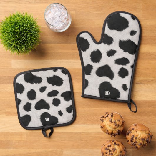 Zwart-witte koe vlekt patroon nevel textuur ovenwant & pannenlap set (Top down)