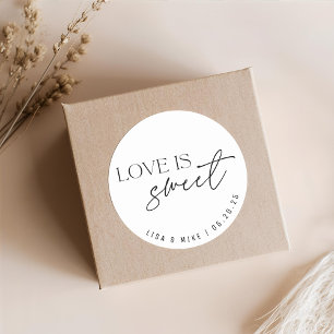 Zwart-witte 'Liefde is zoet' huwelijksgunst Ronde Sticker