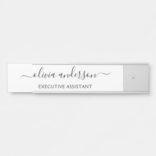 Zwart Witte Moderne Script Meisjesachtig Monogram Deurbordje (Voorkant)