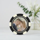 Zwart-witte pokerchip-huwelijksvluchtaankondiging kaart (Staand voorkant)