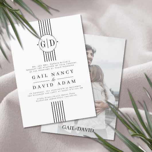 Zwart witte strepen, initialen en foto bruiloft kaart