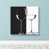 Zwart-witte wijnglazen Canvas Muurprint (Insitu (Houten vloer))