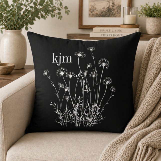 Zwart-Witte Wilde Bloemen Monogram Kussen (Creator heeft geüpload)