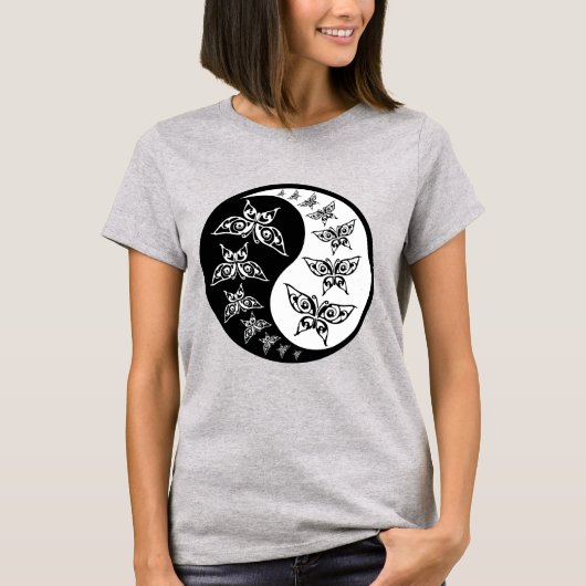 Zwart Yin Yang symbool met vlinders T-shirt (Voorkant)