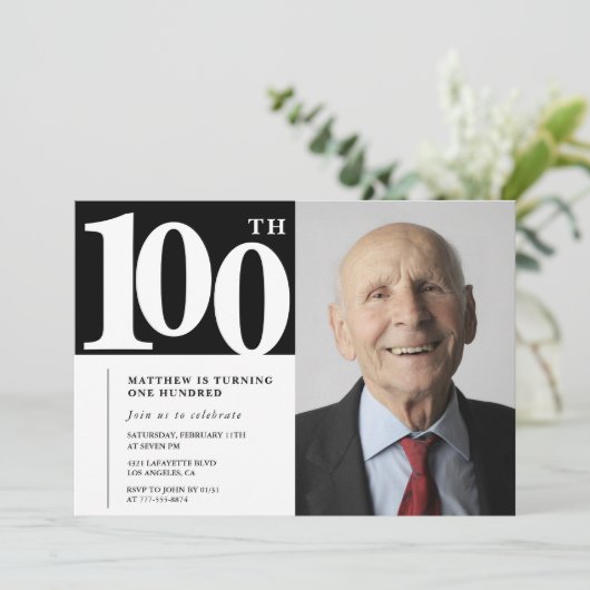 Zwarte 100e verjaardag uitnodigingen Modern Chic F (Staand voorkant)